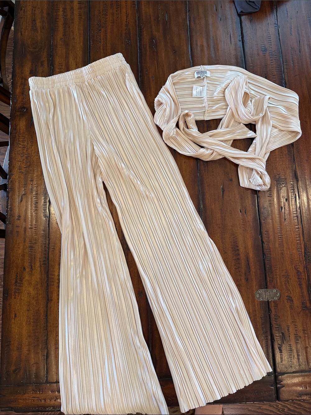 Pleated Two-Piece Set in Light Beige/Cream